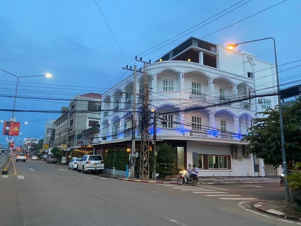 Subinh Hotel And Restaurant Pakse Eksteriør bilde